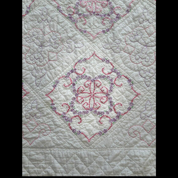 VTG Quilt Hand Quilted & Embroidered Flowers 94x75” Pink Purple Cottage Chic - Picture 2 of 13